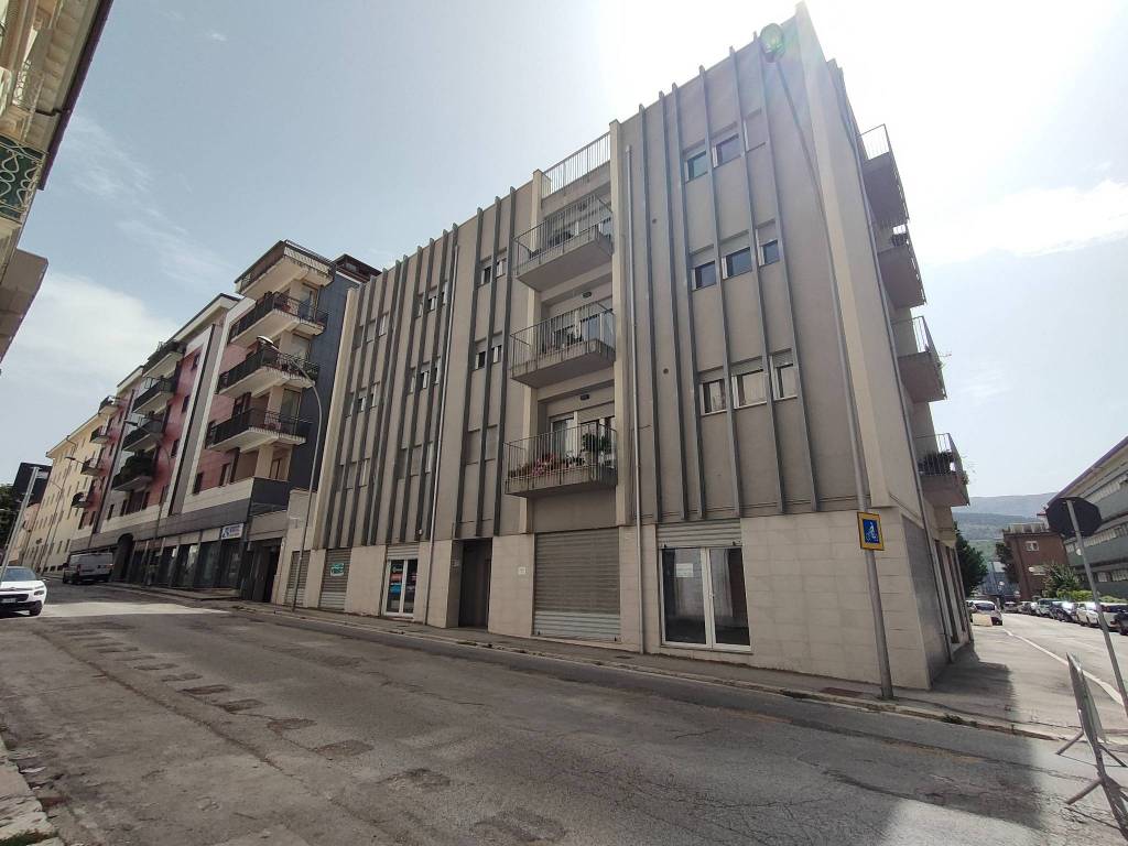 casa indipendente in vendita a L'Aquila in zona Centro Città