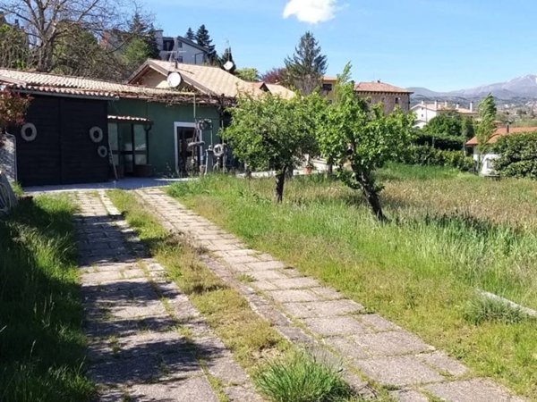 casa indipendente in vendita a L'Aquila in zona Pianola