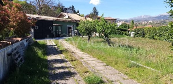 casa indipendente in vendita a L'Aquila in zona Pianola