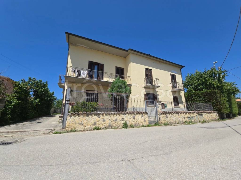 casa indipendente in vendita a L'Aquila in zona Sassa
