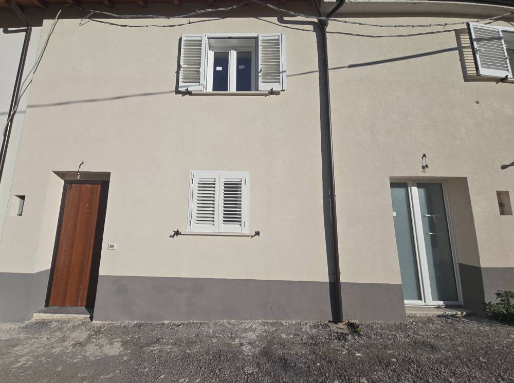 casa indipendente in vendita a L'Aquila in zona Monticchio/frazione Bagno