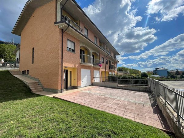 casa indipendente in vendita a L'Aquila in zona Pettino