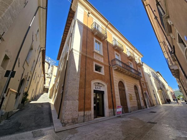 appartamento in vendita a L'Aquila in zona Centro Città