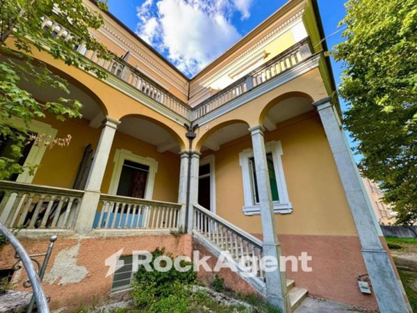 appartamento in vendita a L'Aquila in zona Preturo