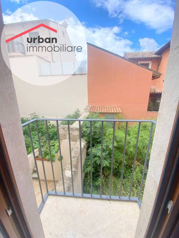 casa indipendente in vendita a L'Aquila in zona Paganica