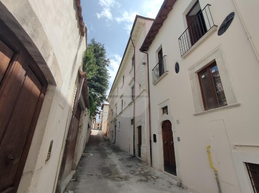 appartamento in vendita a L'Aquila in zona Centro Città