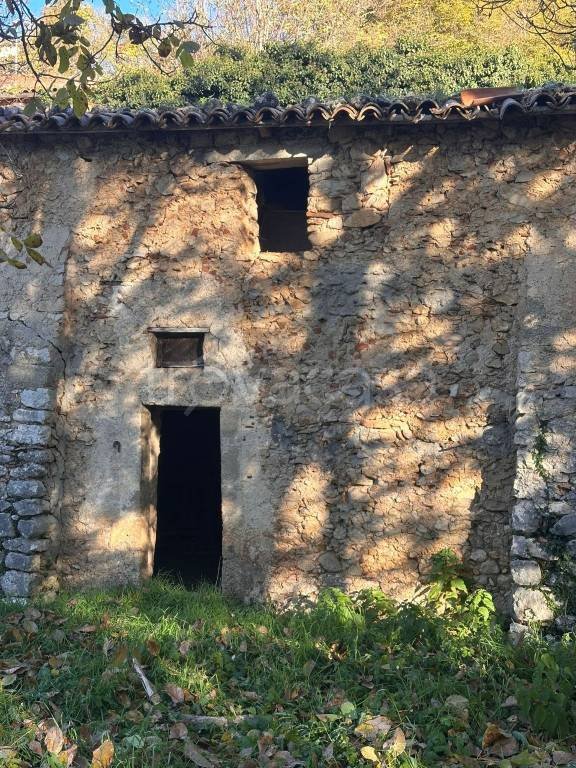 casa indipendente in vendita a L'Aquila in zona Torrione