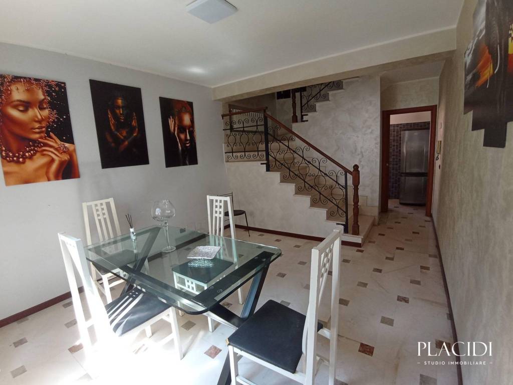 casa indipendente in vendita a L'Aquila in zona Torrione