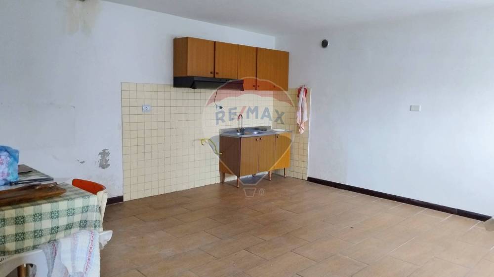 casa indipendente in vendita a L'Aquila in zona Colle di Roio