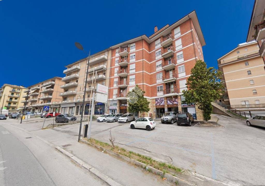 casa indipendente in vendita a L'Aquila in zona Torrione