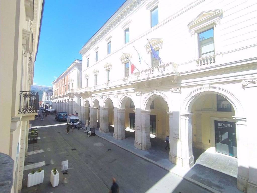 ufficio in vendita a L'Aquila in zona Centro Città