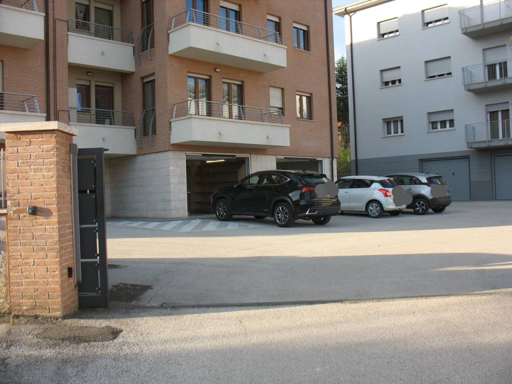 locale di sgombero in vendita a L'Aquila in zona Torrione