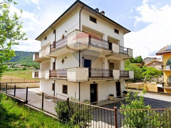 casa indipendente in vendita a L'Aquila in zona Pianola