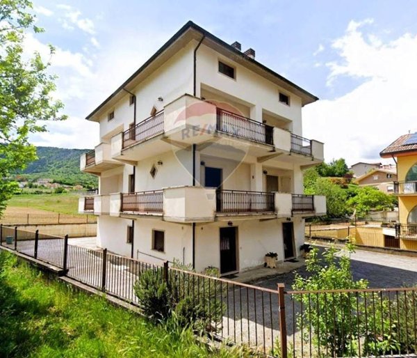 casa indipendente in vendita a L'Aquila in zona Pianola