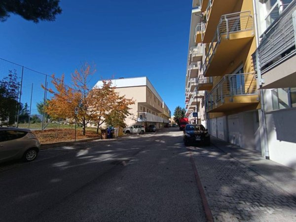 casa indipendente in vendita a L'Aquila in zona Pettino