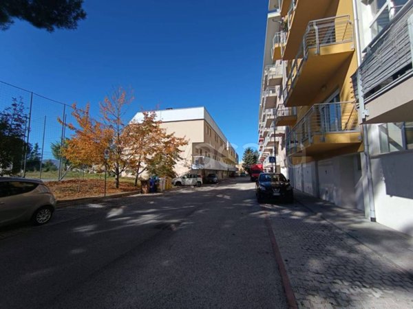 casa indipendente in vendita a L'Aquila in zona Pettino