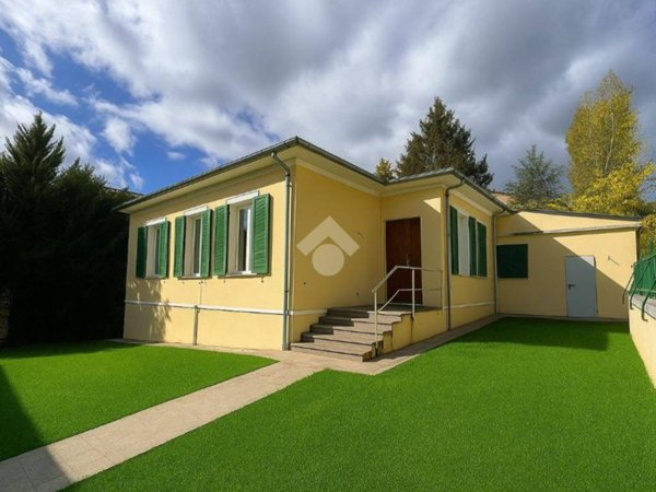 casa indipendente in vendita a L'Aquila in zona Centro Città