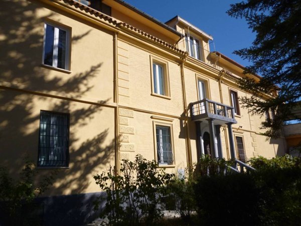 casa indipendente in vendita a L'Aquila in zona Cansatessa