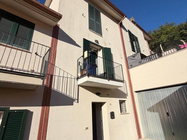 casa indipendente in vendita a L'Aquila in zona Sant'Elia