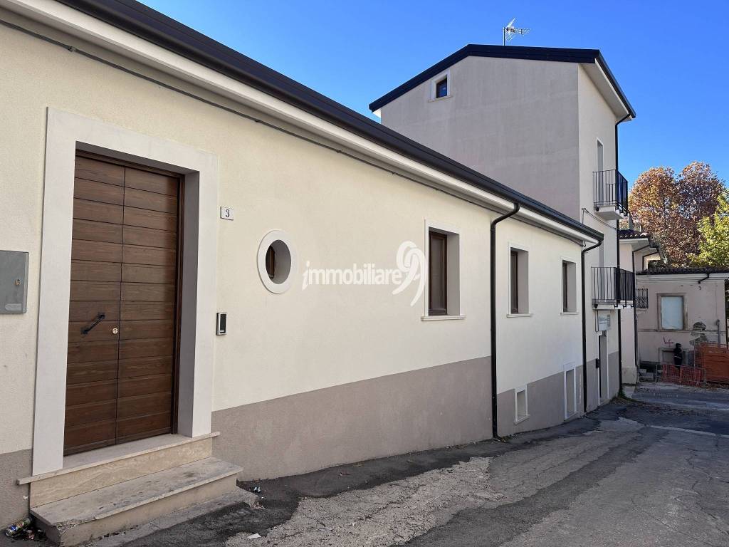 casa indipendente in vendita a L'Aquila in zona Paganica