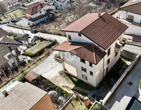 casa indipendente in vendita a L'Aquila in zona Acquasanta