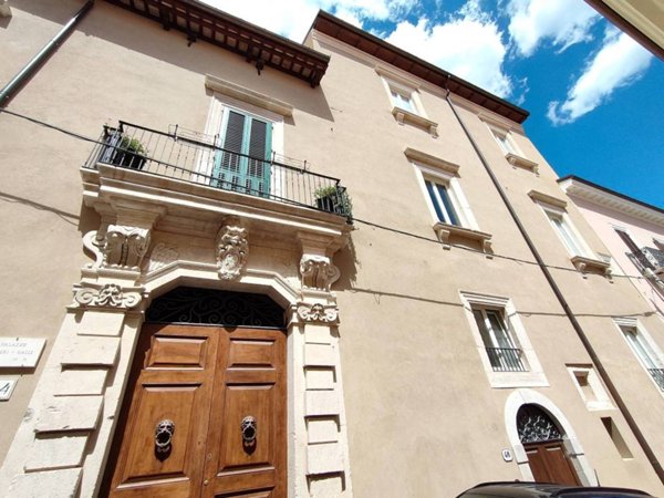 appartamento in vendita a L'Aquila in zona Centro Città