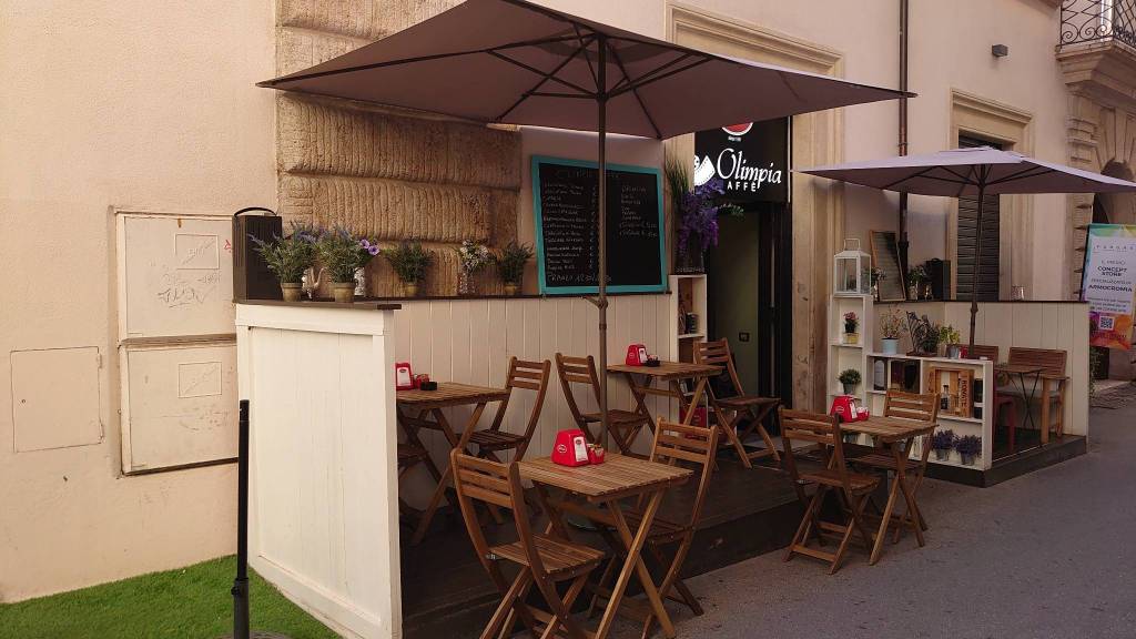 negozio in vendita a L'Aquila in zona Centro Città