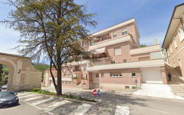 casa indipendente in vendita a L'Aquila