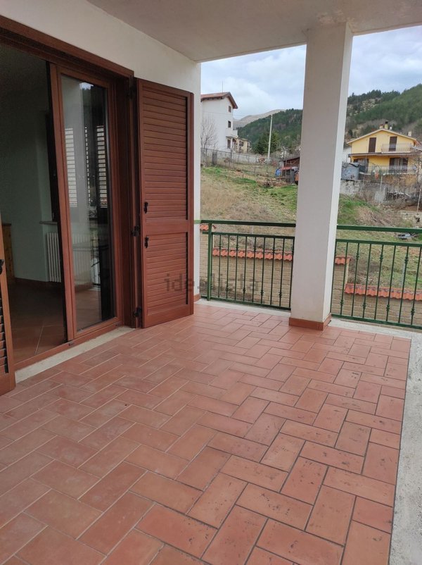 casa indipendente in vendita a L'Aquila
