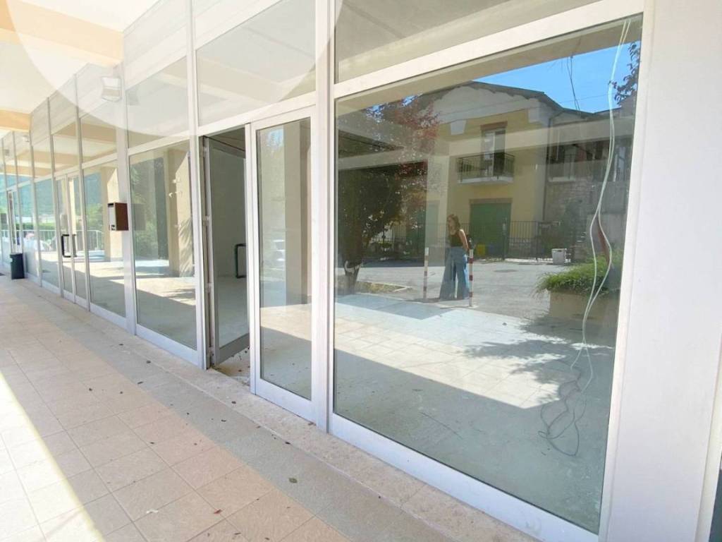 negozio in vendita a L'Aquila in zona San Sisto