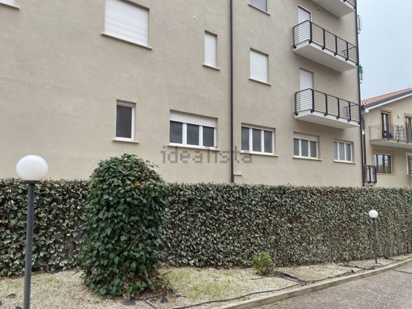 casa indipendente in vendita a L'Aquila