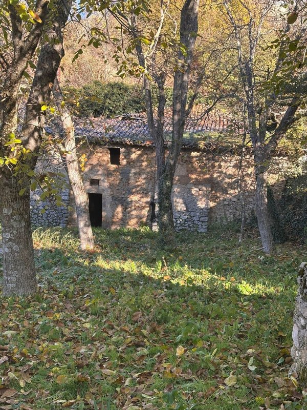 casale in vendita a L'Aquila in zona Camarda