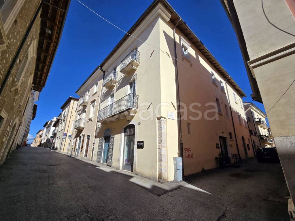 appartamento in vendita a L'Aquila in zona Centro Città