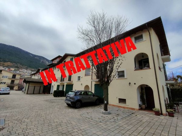 casa indipendente in vendita a L'Aquila in zona Pianola