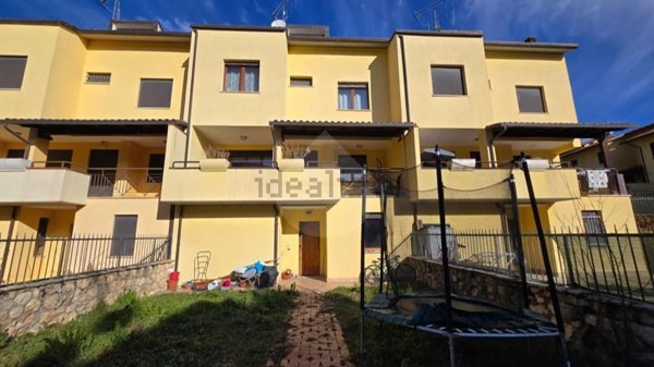 casa indipendente in vendita a L'Aquila in zona Preturo