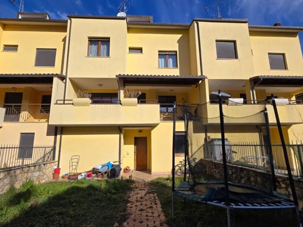 casa indipendente in vendita a L'Aquila in zona Preturo