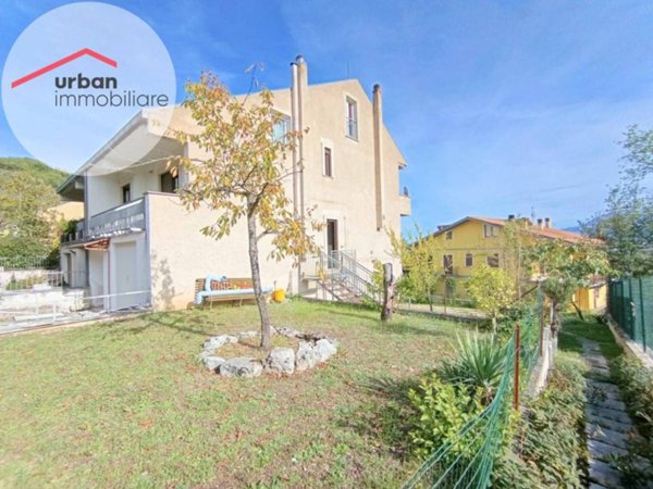 casa indipendente in vendita a L'Aquila in zona Preturo
