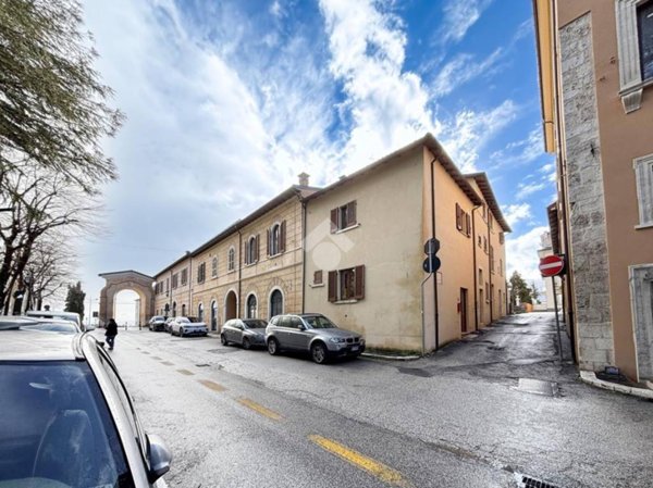 appartamento in vendita a L'Aquila in zona Pescomaggiore