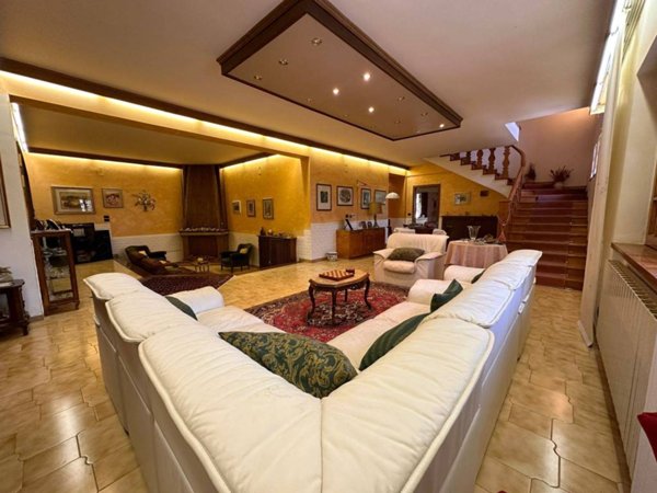 casa indipendente in vendita a L'Aquila in zona Pianola