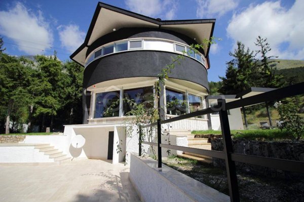 casa indipendente in vendita a L'Aquila in zona Torrione