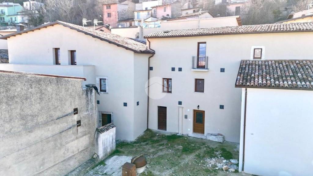 appartamento in vendita a L'Aquila in zona Pianola