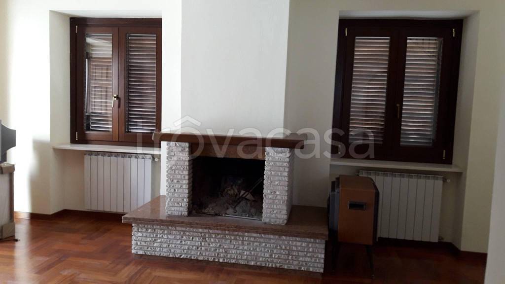 casa indipendente in vendita a L'Aquila in zona Assergi