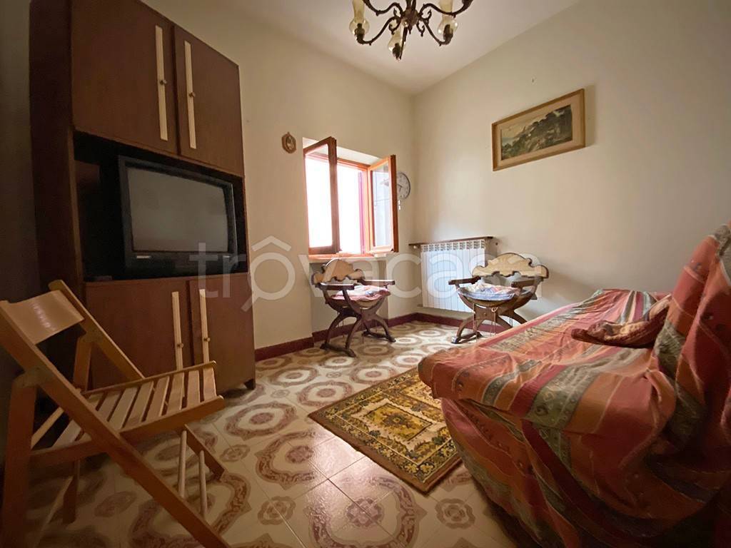 casa indipendente in vendita a L'Aquila in zona Collebrincioni