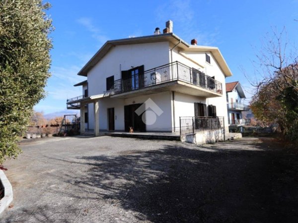 casa indipendente in vendita a L'Aquila in zona Sassa