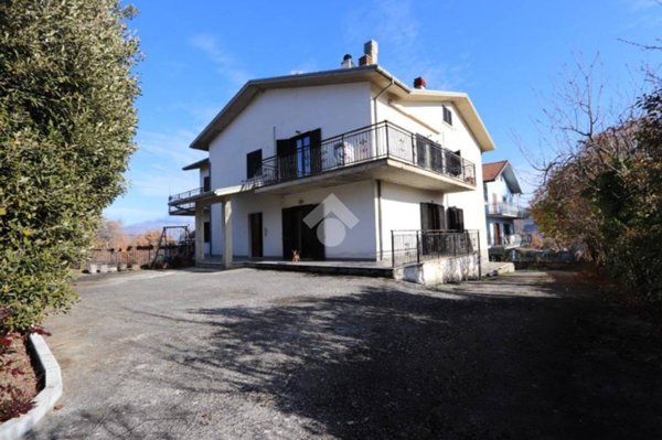 casa indipendente in vendita a L'Aquila in zona Sassa