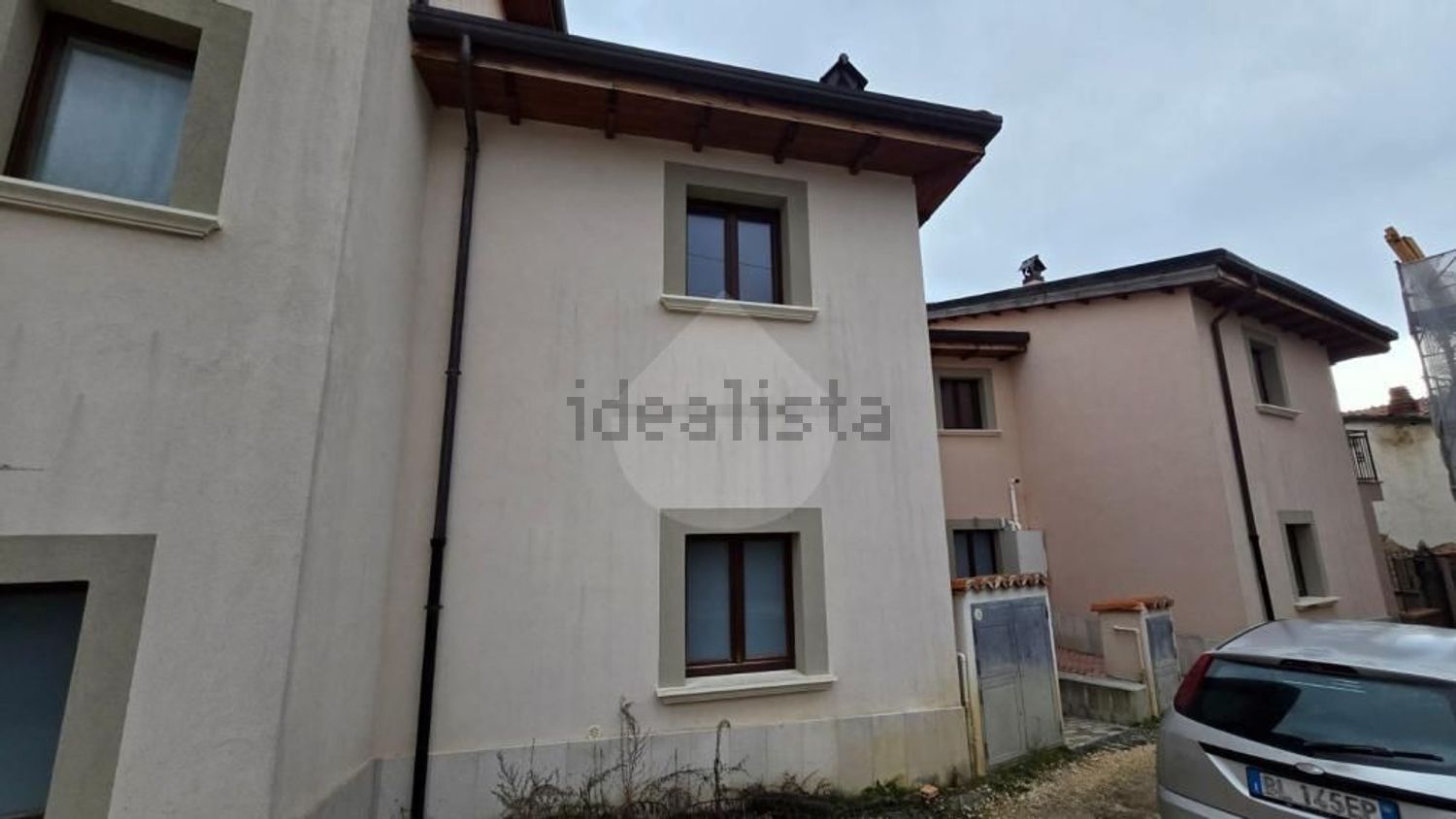 casa indipendente in vendita a L'Aquila in zona Poggio di Roio