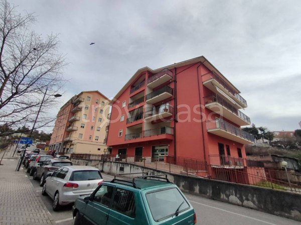 negozio in vendita a L'Aquila in zona Torrione
