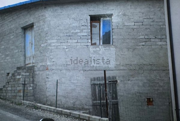 quadrivano in vendita a L'Aquila in zona Torrione