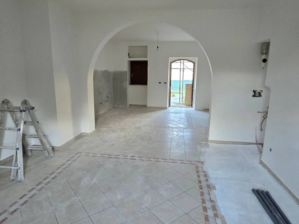 casa indipendente in vendita a L'Aquila in zona Pianola