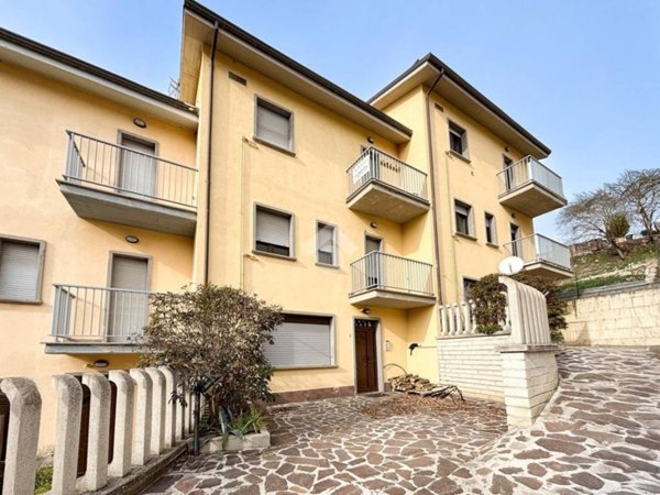 casa indipendente in vendita a L'Aquila in zona Sant'Elia